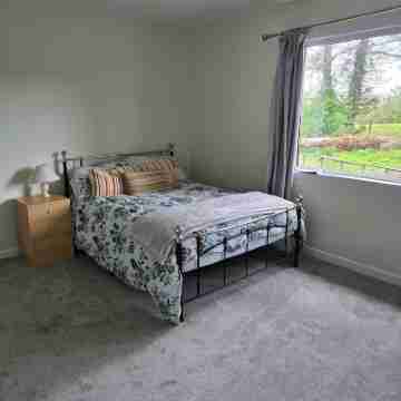 Tranquil&Beautiful surroundings,situated in the country 20mins seaside,dark sky Rooms