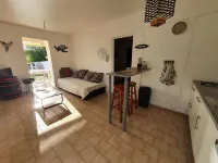 Les ti kaz a papé sunny gîte with small private pool, close to plage Leroux