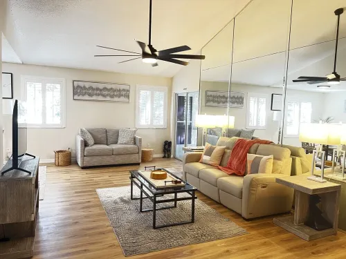 Quiet community, 40 min from the beach, 20 min from theme parks. Newly Renovated Hotels in Apopka