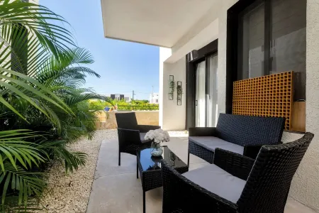 Charming Getaway Villa Отели рядом с достопримечательностью «Манхэттенский колледж»