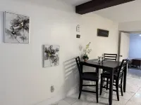 Charming 1-bedroom apartment with WiFi, AC in delightful Venice