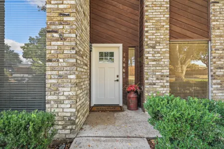 Luxury Home 4 Bedroom/2Bath