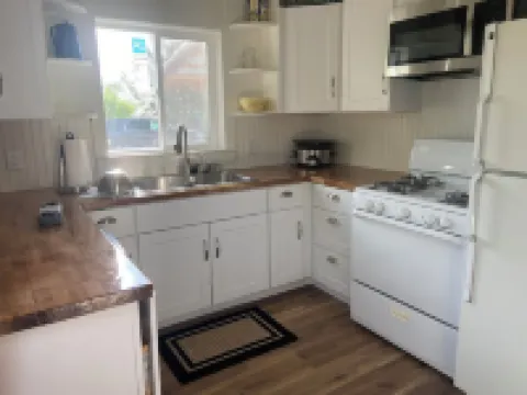 Base Camp Retreat Hotels in Glendo