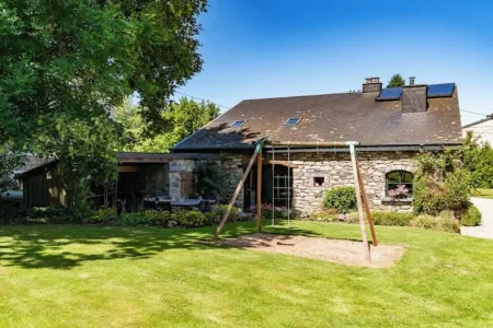 Gîte - Saze Canne 10 People Отели рядом с достопримечательностью «VIELSALM Gare»