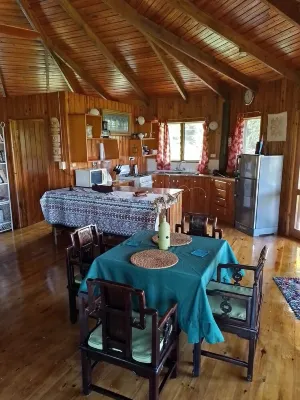 Fiji Cottage, 2 bedrooms, sea views, tropical gardens Hotels in 