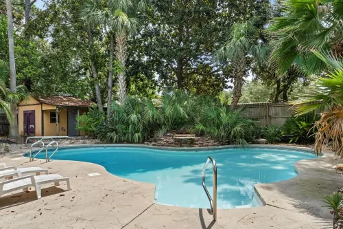 Coastal Comfort~3 BR Home w/Pool~Sleeps 9~Near Pensacola Beach - Wifi