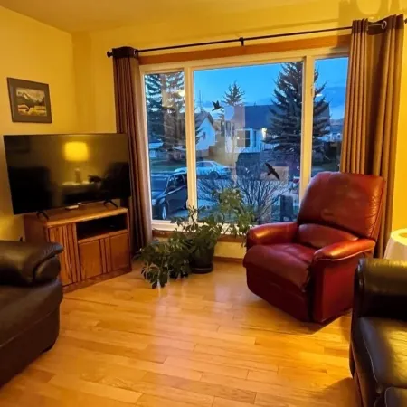 Bright, spacious 4 bedroom home.