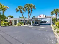 Latitude 26 Waterfront Boutique Resort - Fort Myers Beach Hotels near Times Square