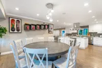 The Rayen Private Acre Oasis in The Valley! Các khách sạn ở Northridge