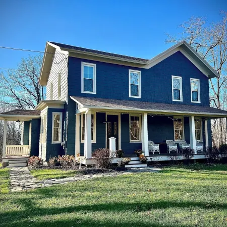 The Canandaigua Farmhouse. Private, Spacious, with Lake Access Отели в г. Горам