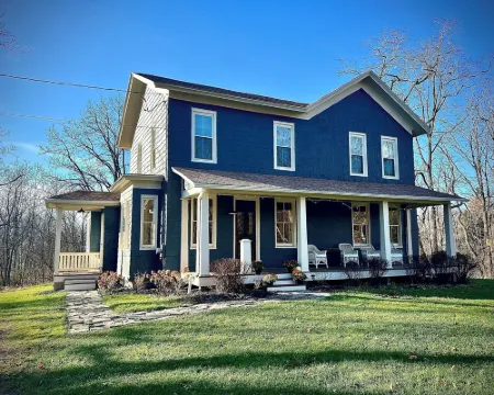 The Canandaigua Farmhouse. Private, Spacious, with Lake Access Hotel a Gorham
