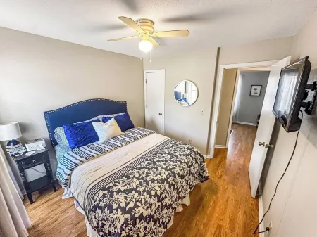 3-bedroom Beach & Golf Getaway: Family Home, Pool Отели в г. Калабаш