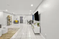 Cozy 3BR Vero Beach Retreat 10 Mins to Beaches. Early Check-In & Late Check-Out!