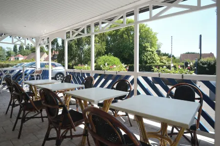 Les Augustines Отели в г. Фор-Маон-Пляж