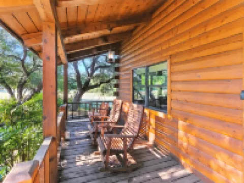 Frio Rivers Edge In The Heart Of Hill Country 3 Bedroom Cabin Hotels in Real County