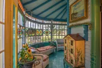 Russellville House w/ Garden - Walk to Main Street - 3-Star