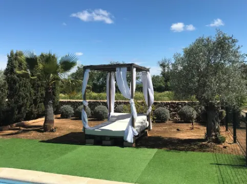 BEAUTIFUL VILLA WITH PRIVATE POOL JUST 20 MINUTES FROM "ES TRENC" BEACH