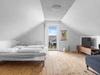 "Ung" - 460m from the sea