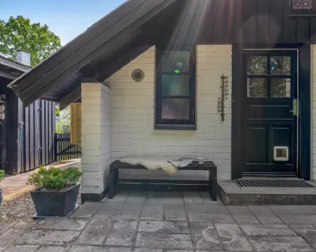 "Armgard" - 600m from the sea Hotels in Glesborg