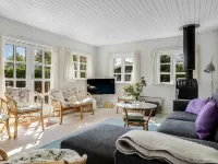 "Ingobert" - 50m from the Sea - Homestays