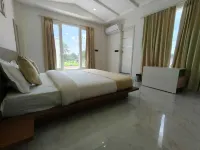 Hotel Y J Manor - 2-Star