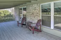 Movie Room and Private Pool Richardson Retreat