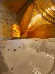 Acropolis Cave Suite