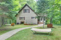 Cozy Cabin on 10 Acres, Walk to Chippewa River! - parking