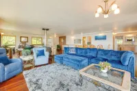 Waterfront Coos Bay Retreat w/ Kayaks! - Beach