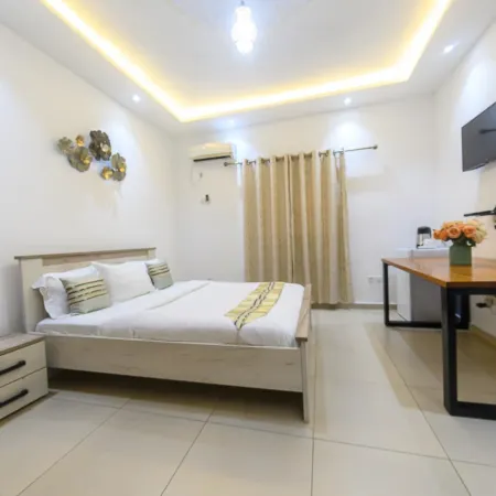 Chambre Senior - RESIDENCE BAHO - Douala Makepe BM
