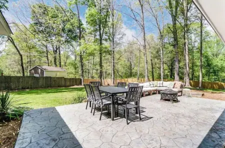 Charming Getaway on the Greenway!