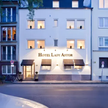 Boutique Hotel Sir & Lady Astor - the Charming City Hotels Отели рядом с достопримечательностью «Музей Гете»