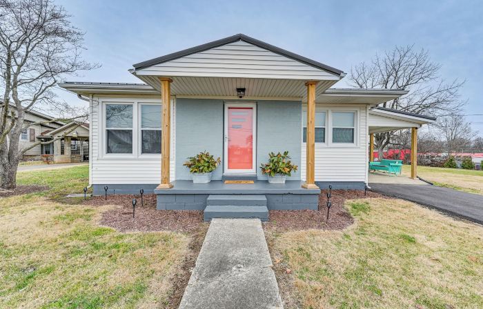 Charming Cave City Vacation Rental w/ Fire Pit!