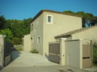 Spacious Villa with Pool - Villaer