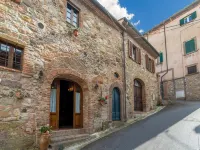 Holiday Home in Tuscany with Pool Hotels in Lajatico