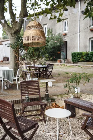 Domaine Castelnaut gîte et château Отели в г. Лане