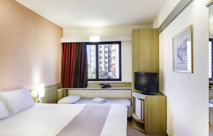 Ibis Taubate