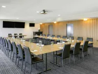Mantra Melbourne Melton Hotels in Cobblebank