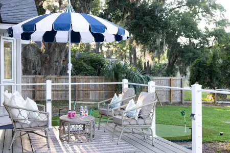 Talahi Tides Retreat: Lake, Spa, Near Downtown and Tybee Beach