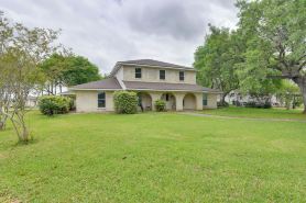 Spacious Freeport Home: Private Pool & Lake Access