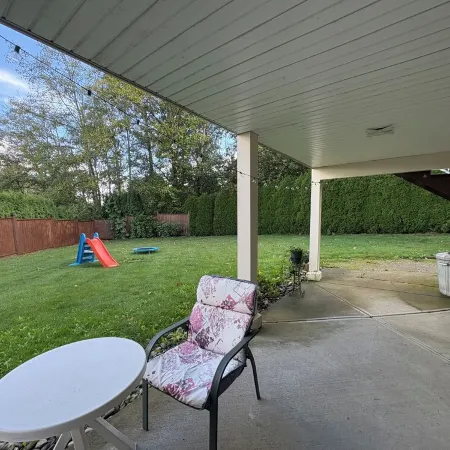 Spacious Family-Friendly Suite Near Cultus Lake with Private Entrance & Patio