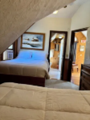 Cozy & Rustic 3 Bdr Chalet w/ Plenty of Privacy - Your New Home Away from Home!