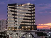 AC Hotel Miami Brickell Hotels near Puttshack