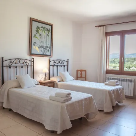 COUNTRY HOUSE NEW CONSTRUCTION, NEW EQUIPMENT, QUIET