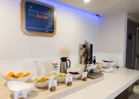 Holiday Inn Express GLASGOW AIRPORT by IHG - breakfast