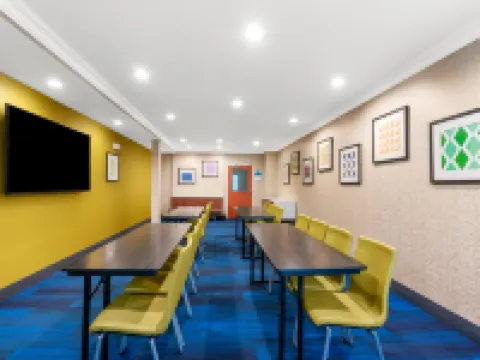 Holiday Inn Express & Suites KLAMATH FALLS CENTRAL by IHG Hotels in Klamath County