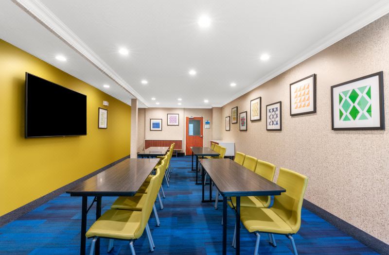 Holiday Inn Express & Suites Klamath Falls Central by IHG photo 5