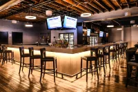 Holiday Inn & Suites ST. CATHARINES CONF CTR by IHG - bar