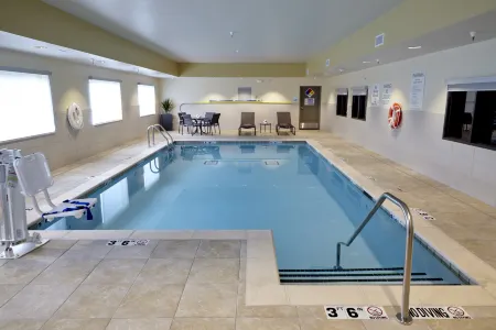 Holiday Inn Express & Suites Tahlequah Отели в г. Петтит