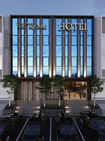 The Square Hotel Отели рядом с достопримечательностью «Taman Mount Austin»